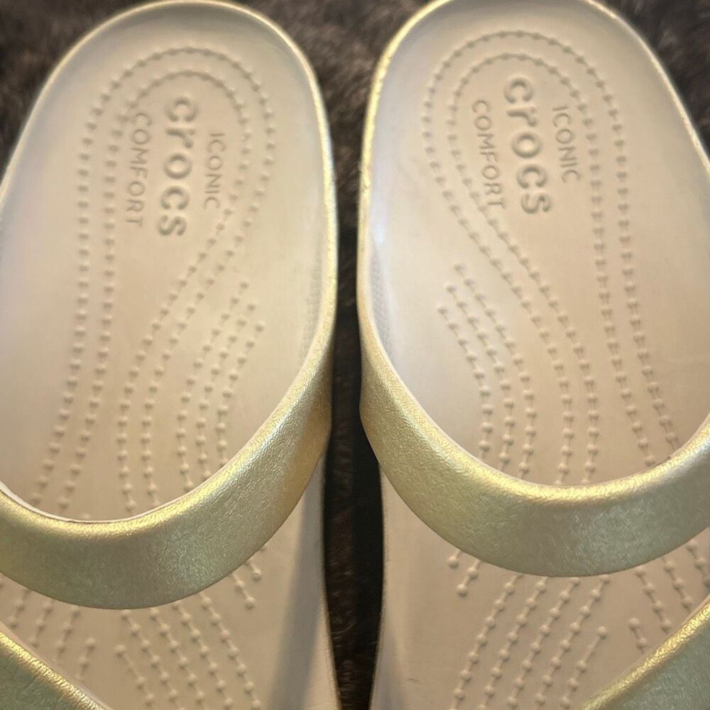 CROCS Kadee II Slide Sandal Women Size 10 Metallic Gold - Picture 2 of 7